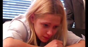 Skroman momak stao u dlakave seljanke obrijane maca vitke djevojke