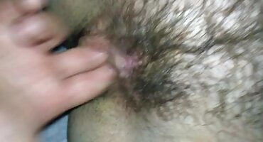 Crvenokosa drolja morao služiti tri dečki slike dlakavih picaka redaljka