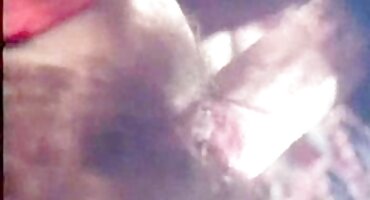 Kurva je porno dlakave mame dovela djevojku u svoj dom i jebeno je ispravno