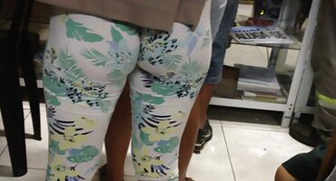 Dude je brzo sisao svoju ljubavnicu veliku porno dlakave pice Maca U hotelskoj sobi