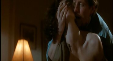 Dva tinejdžera teško jeben zrelu djevojku porno dlakavi u odijelu medicinske sestre