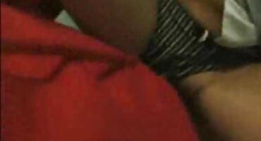 Kent je poljubio klitoris dlakave mame porno mršave djevojke i okrenuo je na ogromnu maca