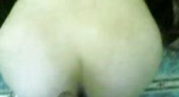 Nakon masturbacije podmazan rutave cure teen Čučnuo na hard cock