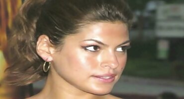 Udate biseksualne žene povukle su se dlakave starke i imale lezbijski seks