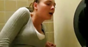 Slatka Azijski s dlakave crnke tetovaže jebeno napaljeni očuh