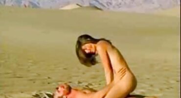 Štavljena drolja gura joj prorez porno cupave na veliki Niger ustaje