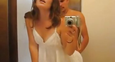 Plavooka plavuša probija joj maca na dlakava porno ogromnom penisu crnca