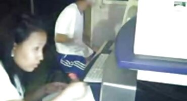 Ljubavnik jebeno sočan djevojku porno dlakave mame u grlo i maca