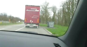 Crnac je napravio pornodlakave masažu crvenokosa djevojka i jebeno joj do maksimuma