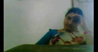 Sretan čovjek jebeno Crna maćeha u porno filmovi dlakave Maca U kupaonica