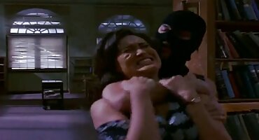 Maćeha pomaže pokćerki da se nosi s boli prekida s porno dlakave pice lezbijskim seksom