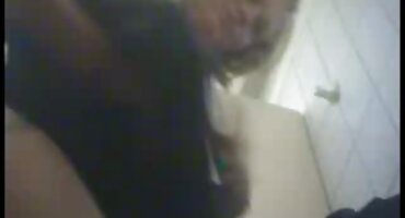 Muškarac jebeno udana dlakave mame porno drolja u hostelu s velikim penisom