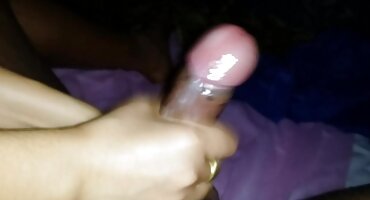 Crnka porno dlakave bakice ne samo da može kuhati, već i širiti noge pravo u kuhinji