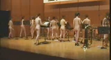 Glamour djevojka s aparatić vruće bonk s nestašan brat dlakave crnke