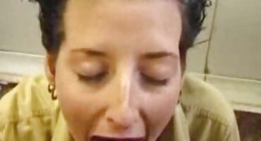 Brutalni biciklist doveo je još porno mame dlakave jednu kurvu u prirodu i teško jebeno