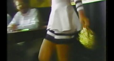 Tri mlada susjeda imaju dlakave mame porno lezbijski seks na slobodan dan