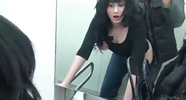 Otišao porno cupave sam sa zrelom ljubavnicom u selo i jebeno je u anal