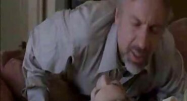 Seksi supruga ima trosmjernog muža s lako porno mame dlakave dostupnim prijateljem