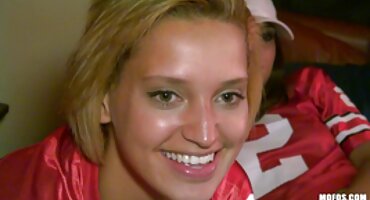 Najbolji prijatelji odlučili su imati lezbijski dlakave japanke seks cijeli dan