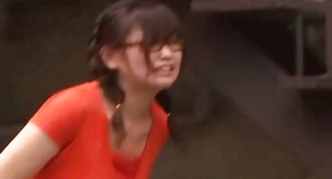 Crnci slike dlakavih picaka su pomogli crnki da izvadi analni čep i zajebava je s gomilom