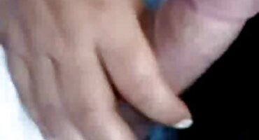 Lijepa porno dlakave pice djevojka zavela vrtlar na strastveni bonk