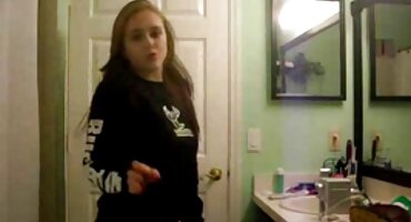 Mlada djevojka porno video dlakave s repom jebanje sa starim gospodarom