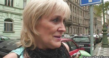 Oženjen dlakave zene sex učitelj fucks kineski student kuće