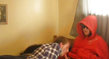 Teen milf jebanje u sočan vaginu dlakave zene porno s mladim trenerom