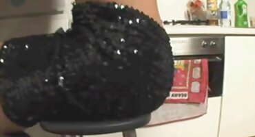 Nije joj dao normalan pušenje i odmah ju je stavio porno dlakave mame u anal