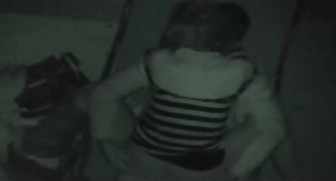 Drolja je dao dlakave žene porno momak na kameru za žetone